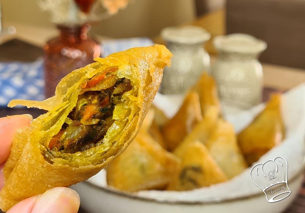 Samoussas Poulet (curry coriandre)